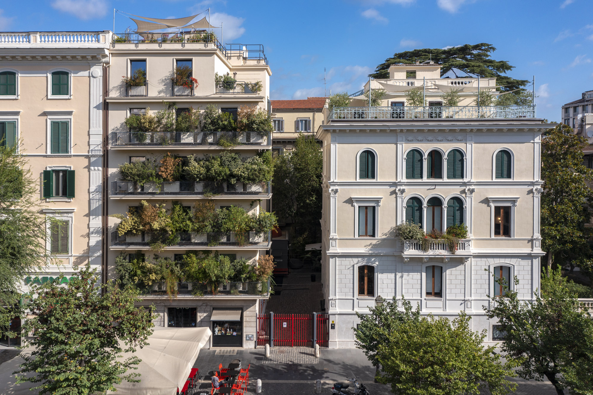 Casa Frame apre le porte alla stampa.